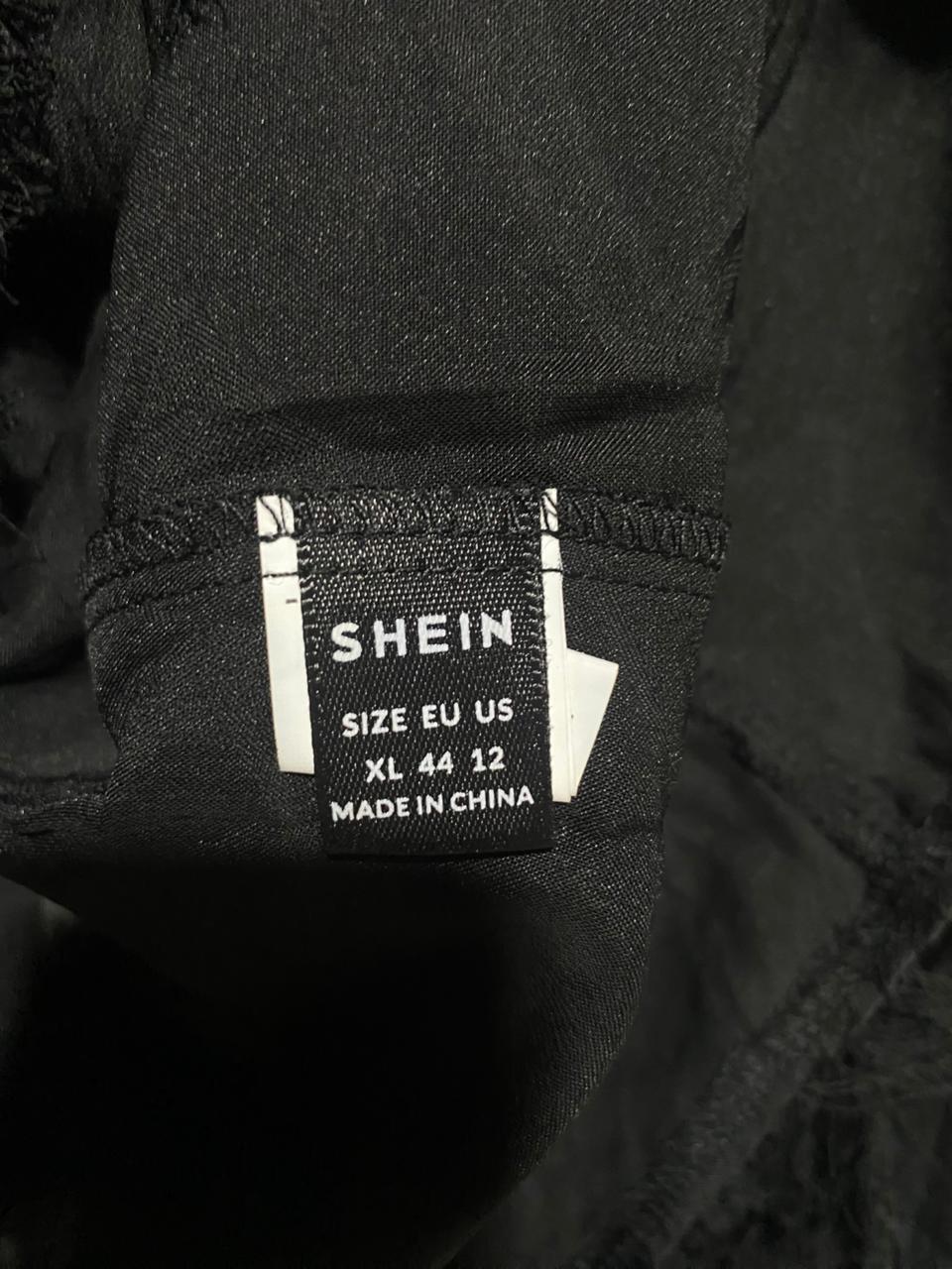 SHEIN |XL| BUST 21| TEXTURED FRINGE BLACK SHIRT