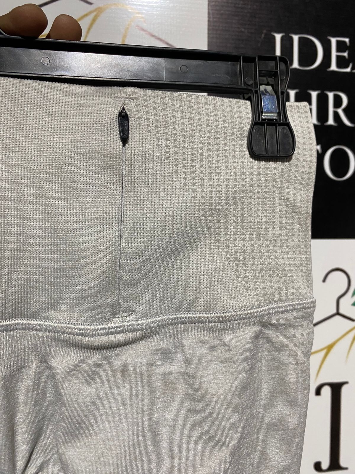 GYM SHARK |M| WAIST 26| WOMEN’S LIGHT GREY SEAMLESS LEGGINGS