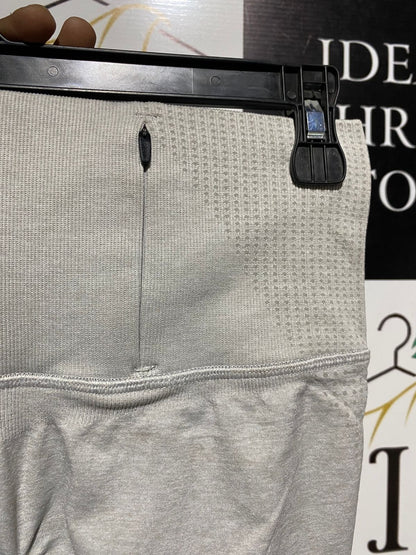 GYM SHARK |M| WAIST 26| WOMEN’S LIGHT GREY SEAMLESS LEGGINGS