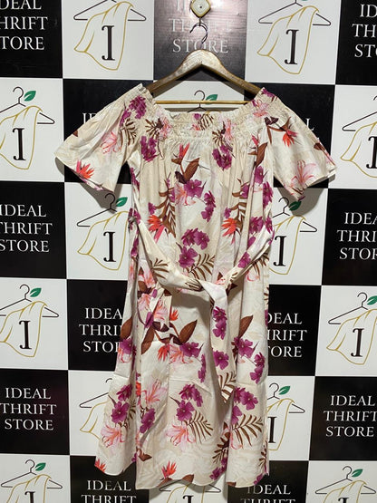WITCHERY |L| BUST FREE | C6| TROPICAL FLORAL OFF-THE-SHOULDER SMOCKED MIDI DRESS