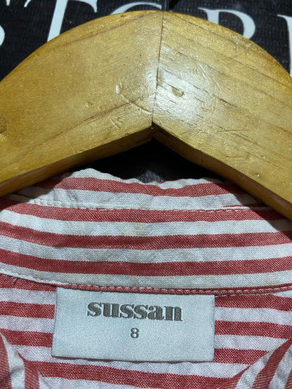 SUSSAN |L| BUST 22| RED AND WHITE VERTICAL STRIPED SEERSUCKER BUTTON