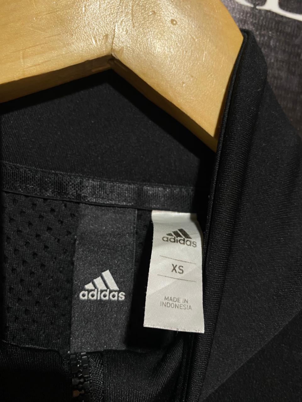 ADIDAS |XS| BUST 17| BLACK FULL-ZIP TRAINING JACKET WITH WHITE PIPING DETAIL