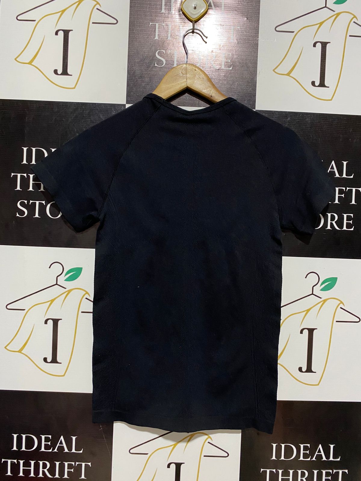 PRIMARK CARES |M| BUST 15| SEAMLESS WORKOUT PERFORMANCE T-SHIRT