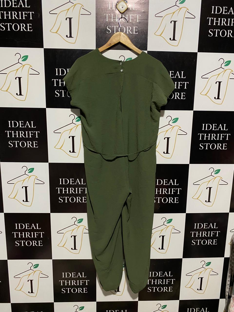 QUIZ |S| BUSY 22| CLOTHING OLIVE GREEN V-NECK JUMPSUIT WITH WAIST TIE AND ELASTICATED CUFFS