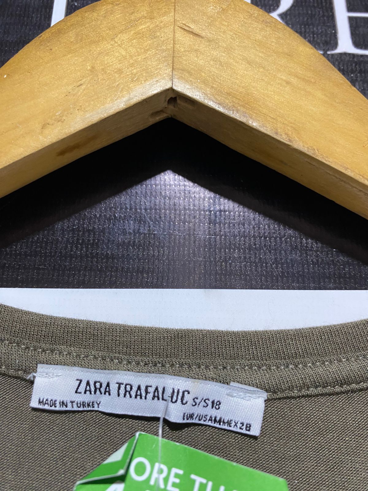 ZARA TRAFALUC |S| BUST 17| C1|  KHAKI OLIVE GREEN ESSENTIAL SHORT SLEEVE T-SHIRT