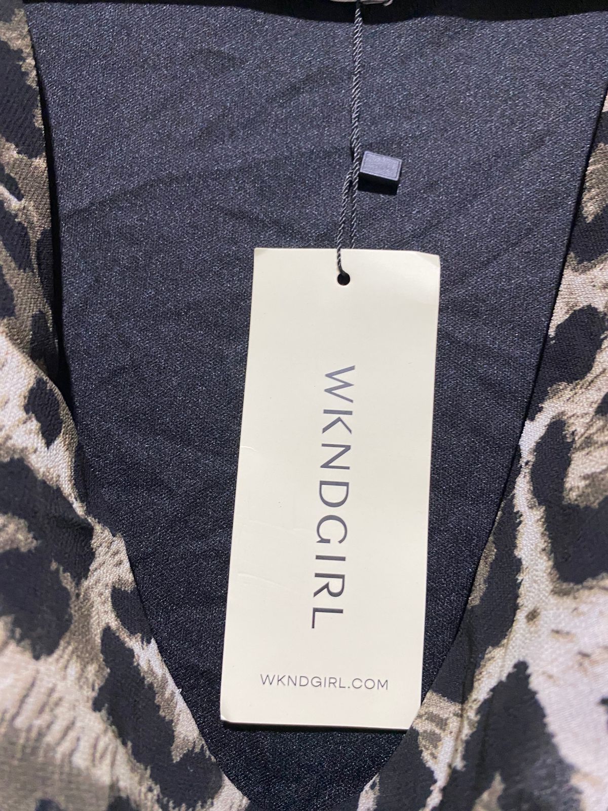 WKND GIRL |L| BUST 18|C2|LEOPARD PRINT COWL NECK CROP TOP - LONG BELL SLEEVES