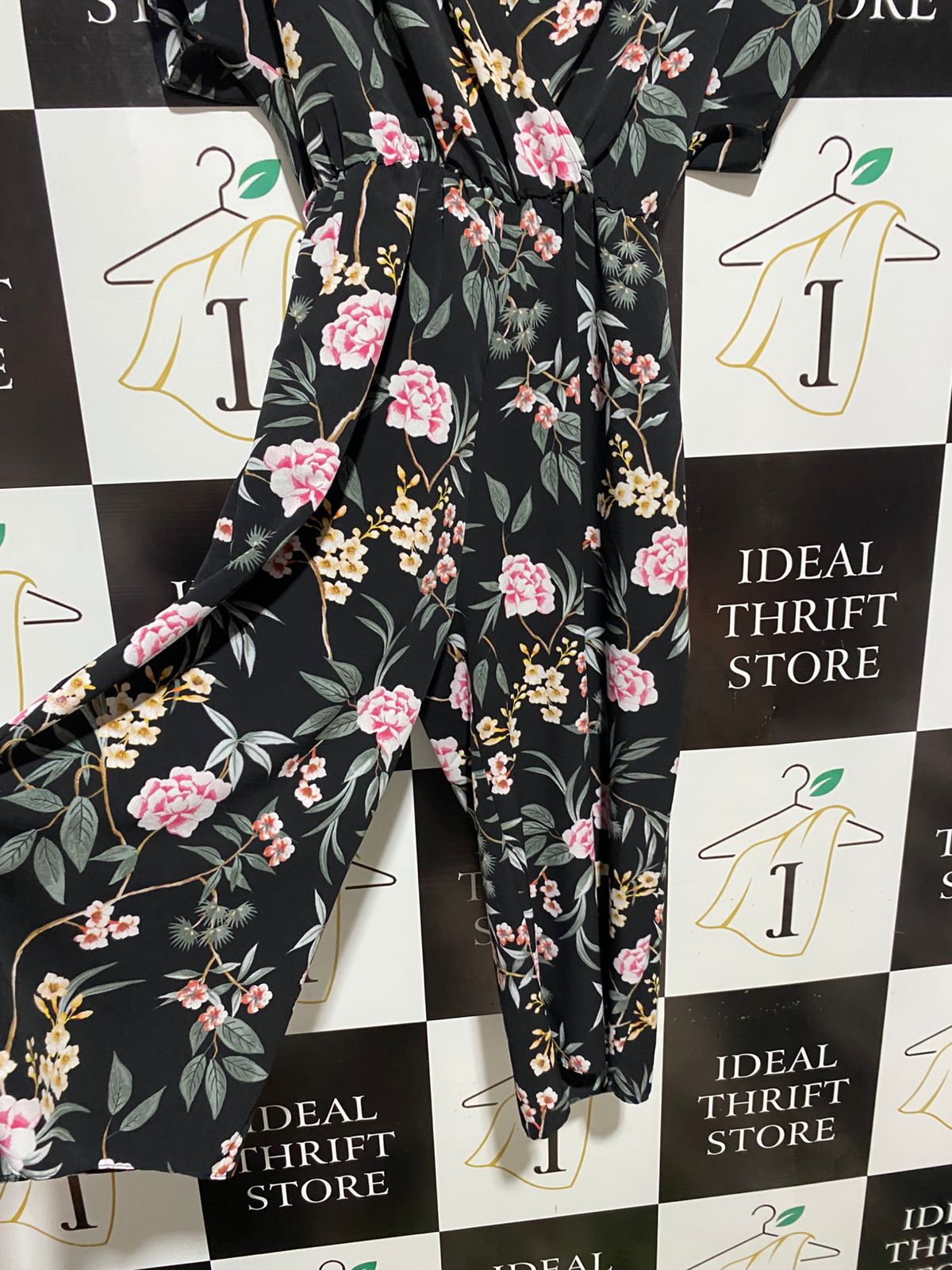 NEW LOOK |M| BUST FREE | BLACK FLORAL WRAP FRONT SHORT SLEEVE CULOTTE JUMPSUIT