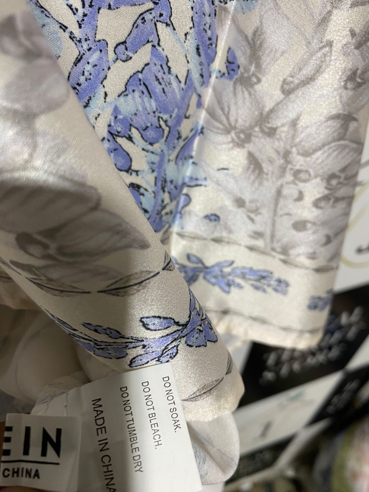 SHEIN |L| BUST FREE|B10| IVORY SILK-BLEND ORNATE PRINT KAFTAN BLOUSE