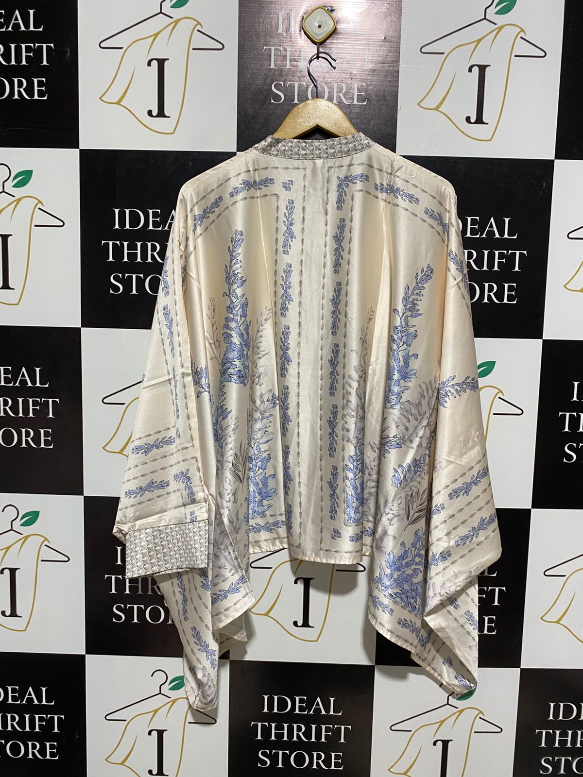 SHEIN |L| BUST FREE|B10| IVORY SILK-BLEND ORNATE PRINT KAFTAN BLOUSE
