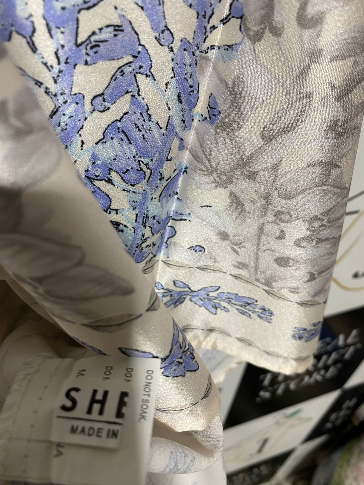 SHEIN |L| BUST FREE|B10| IVORY SILK-BLEND ORNATE PRINT KAFTAN BLOUSE