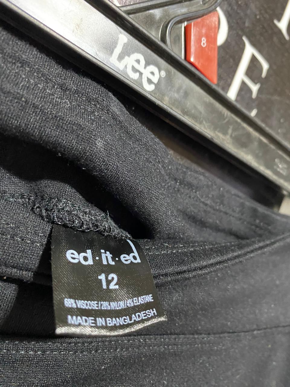 ED IT ED |M| WAIST 28| WOMEN’S BLACK FLARE LEG YOGA PANTS