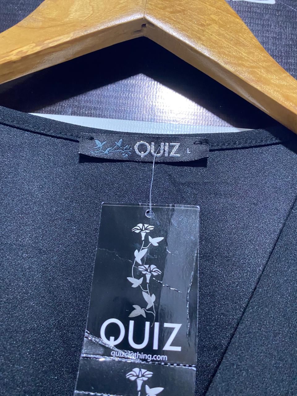 QUIZ |L| BUST 16| BLACK PUFF SLEEVE V-NECK BLOUSE WITH GOLD RING BELT| B1