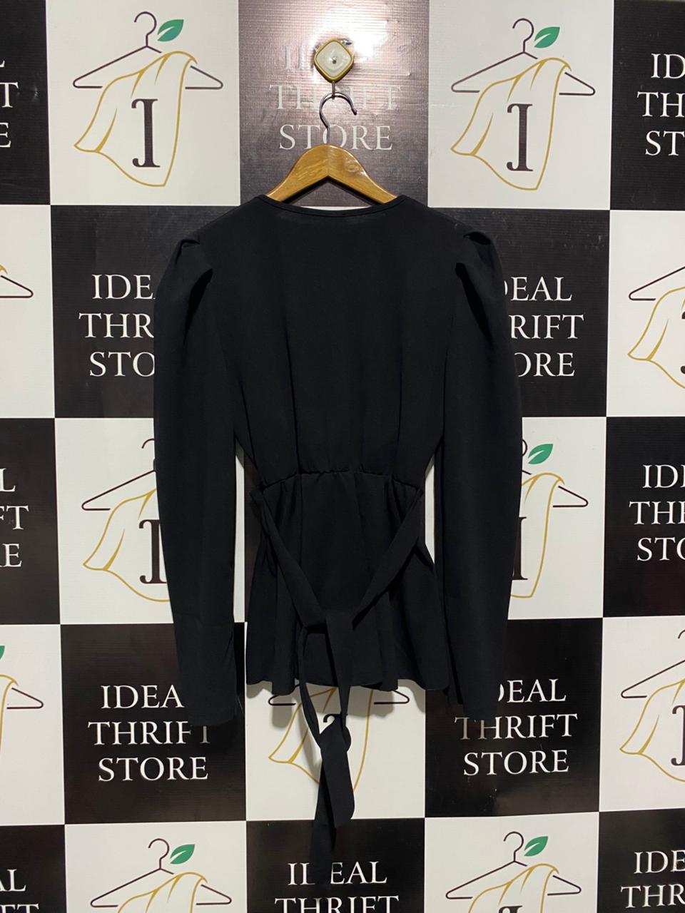 QUIZ |L| BUST 16| BLACK PUFF SLEEVE V-NECK BLOUSE WITH GOLD RING BELT| B1