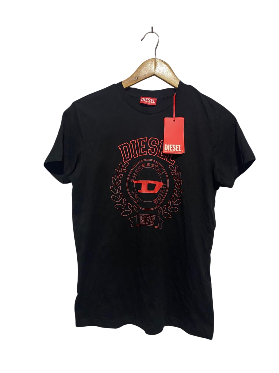 DIESEL |M| BUST 18| B1| BLACK GRAPHIC LOGO T-SHIRT WITH RED BRANDING
