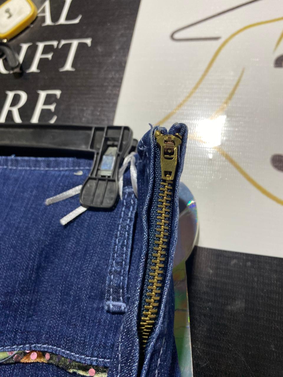 MISS VIRKISS |XL| WAIST 34| B1| BLUE DENIM MIDI SKIRT EMBROIDERED DETAIL