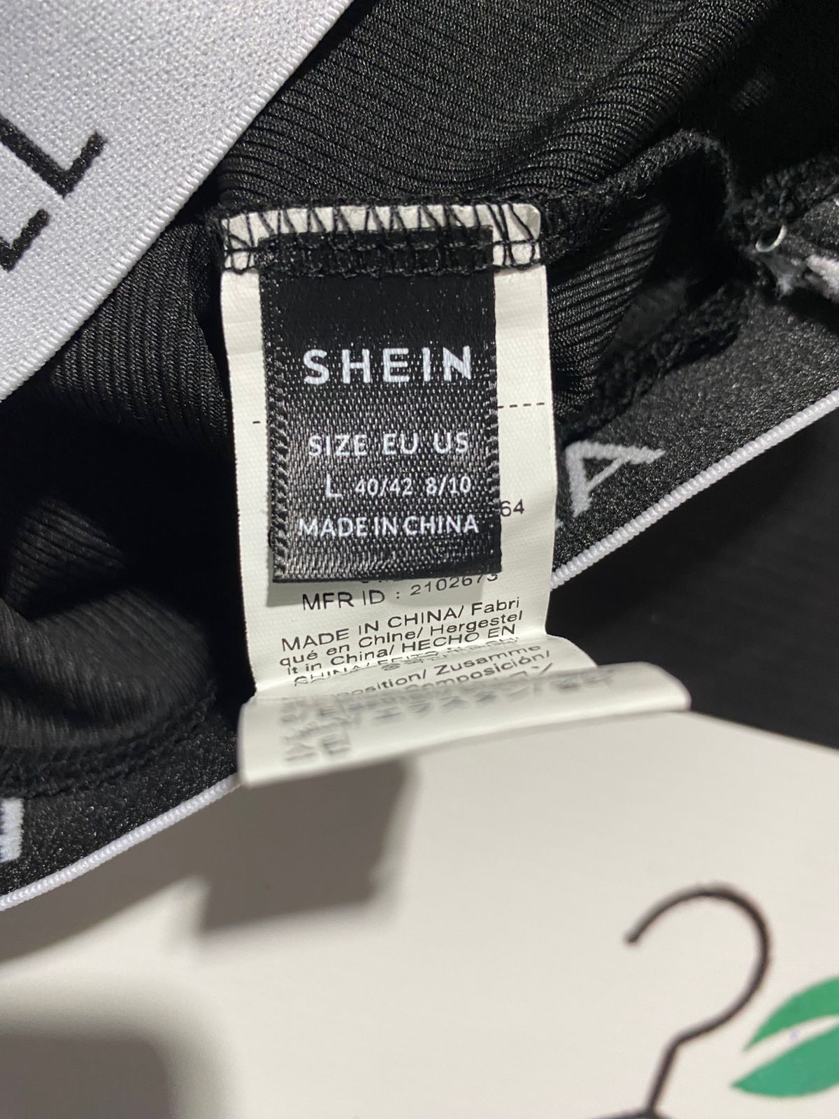 SHEIN |L| BUST 15| B2| WOMEN'S BLACK HIGH-NECK SEAMLESS CROP TOP