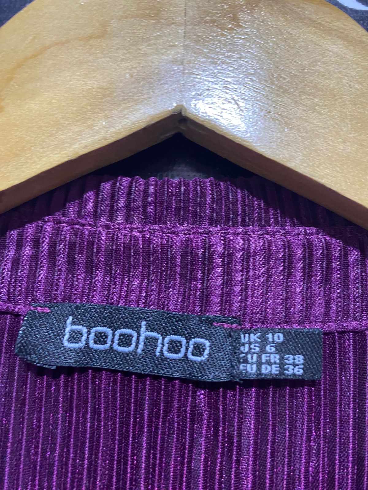 BOOHOO |M| B2| Women's Pleated Two-Piece Set – Deep Purple Button-Up Shirt and Wide-Leg Trousers