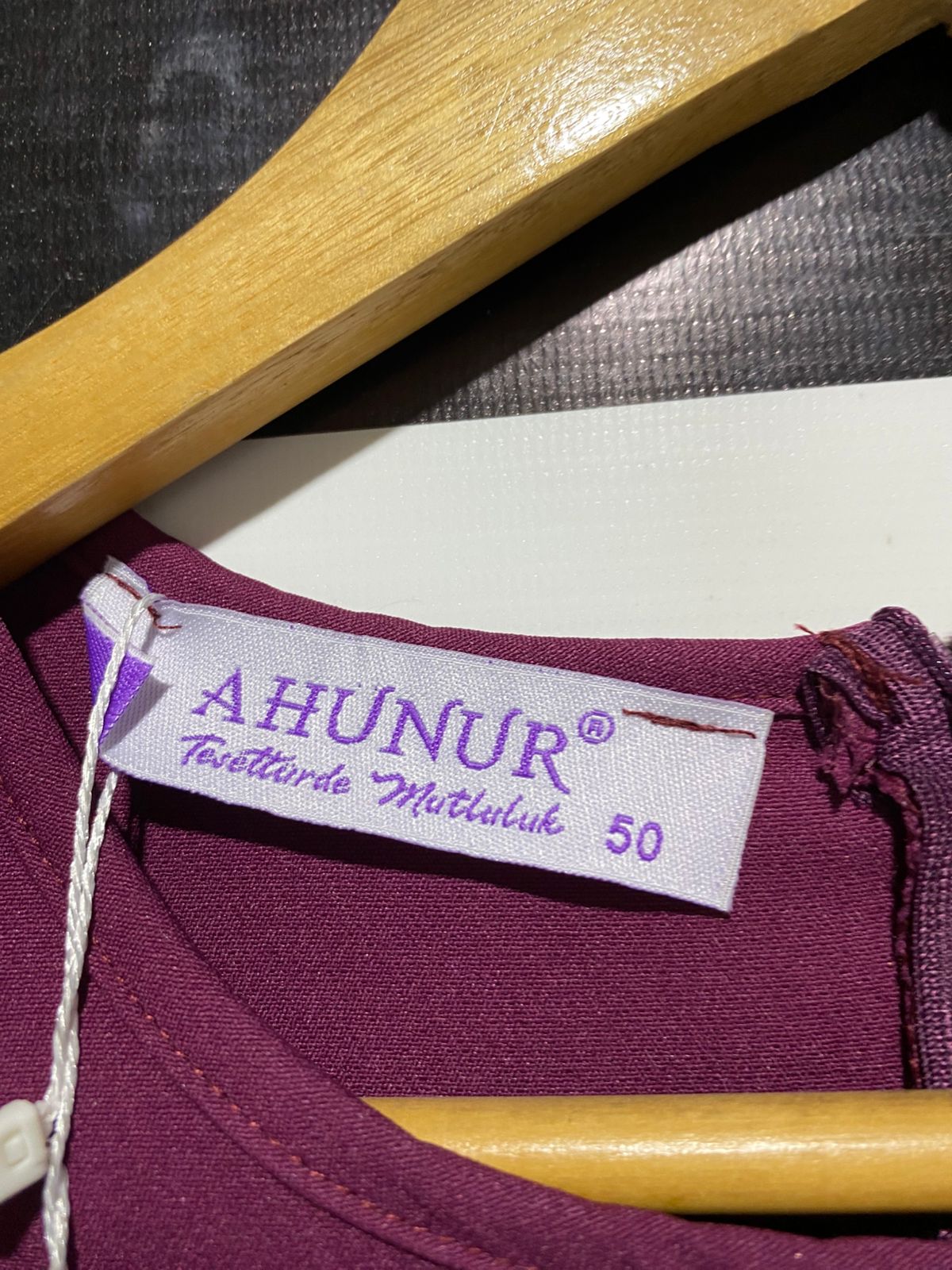 AHUNUR |L| BUST 23| B3| MAGENTA SCALLOPED EYELET HEM LONG SLEEVE MIDI DRESS