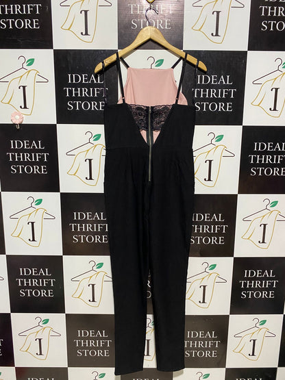 MATERIAL |L| BUST 16| B3| ELEGANT BLACK SLEEVELESS JUMPSUIT WITH LACE PANEL DETAIL