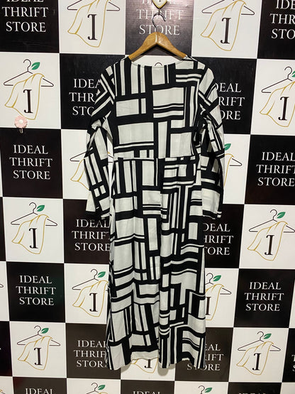 PIXIE GIRL |L| BUST 19| B3| BLACK AND WHITE GEOMETRIC ABSTRACT PRINT MAXI DRESS