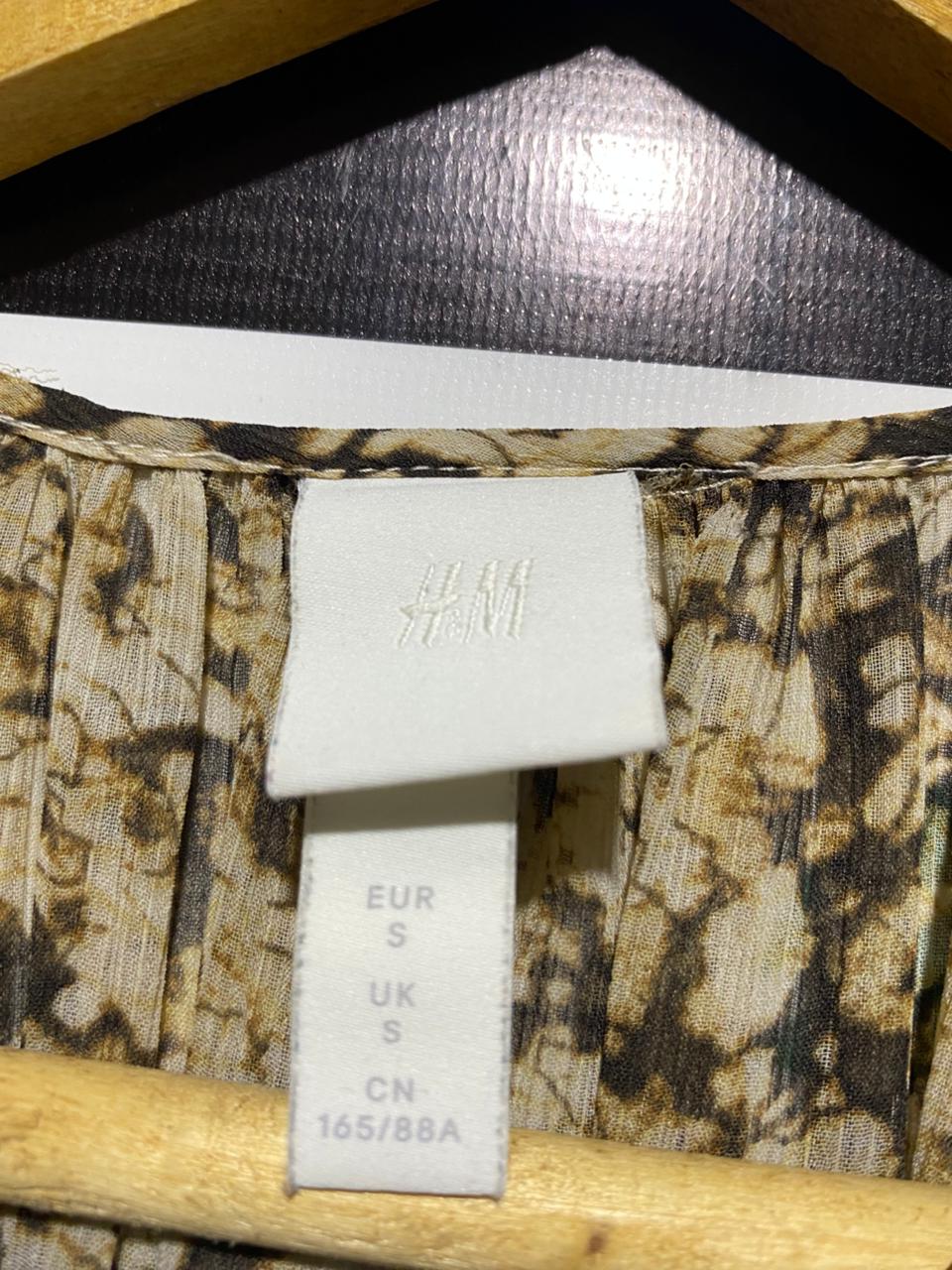 H&M |L| BUST 22| B3| ELEGANT EARTH-TONE PRINTED TIERED MIDI DRESS - LONG SLEEVE