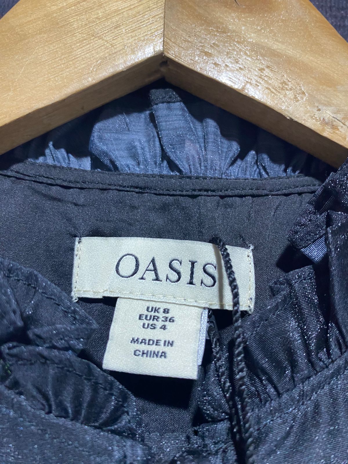 OASIS |S| BUST 19| B3| BLACK FLORAL PRINT BUTTON-DOWN MIDI DRESS