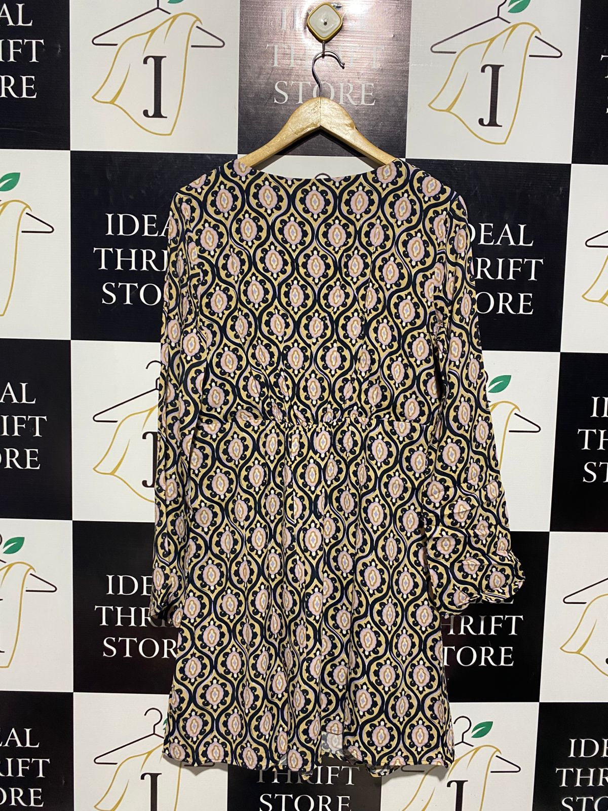 MNG |L| BUST 19| B3| MANGO GEOMETRIC PRINT V-NECK MINI DRESS