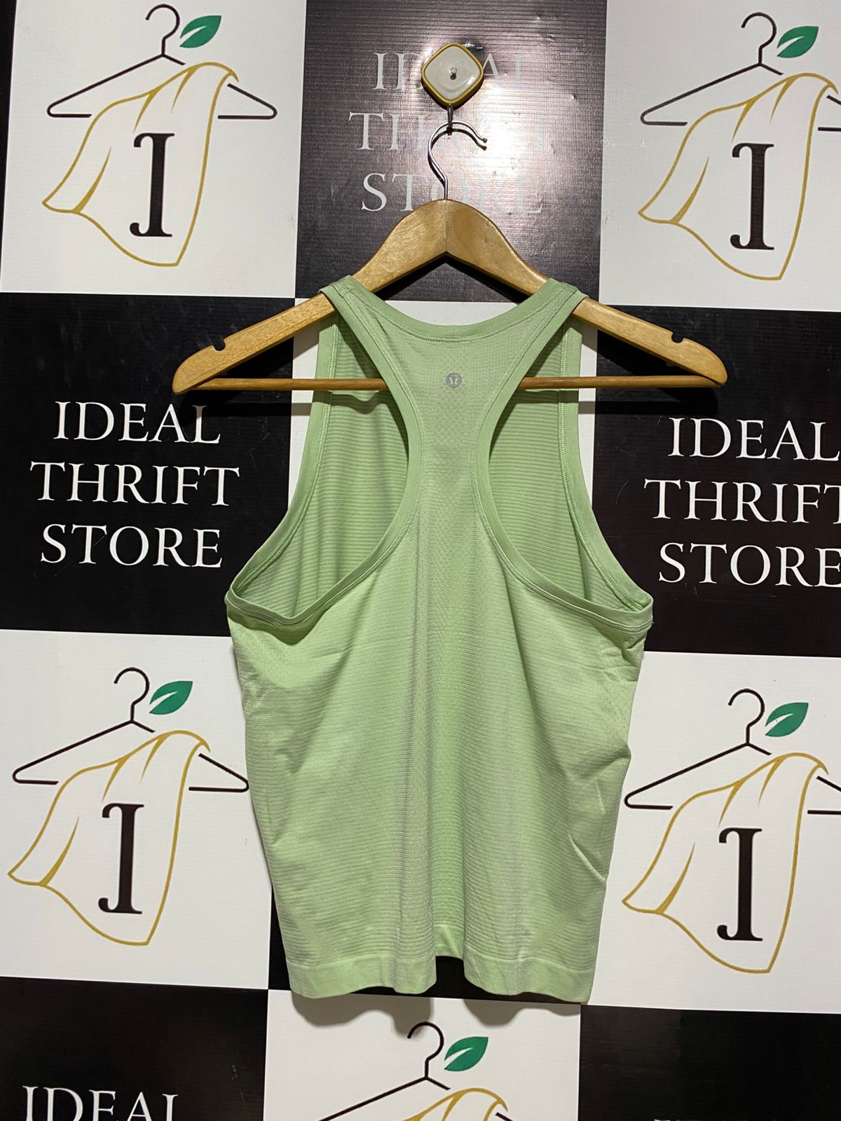 LULULEMON |M| BUST 17| MINT GREEN SEAMLESS ATHLETIC TANK TOP