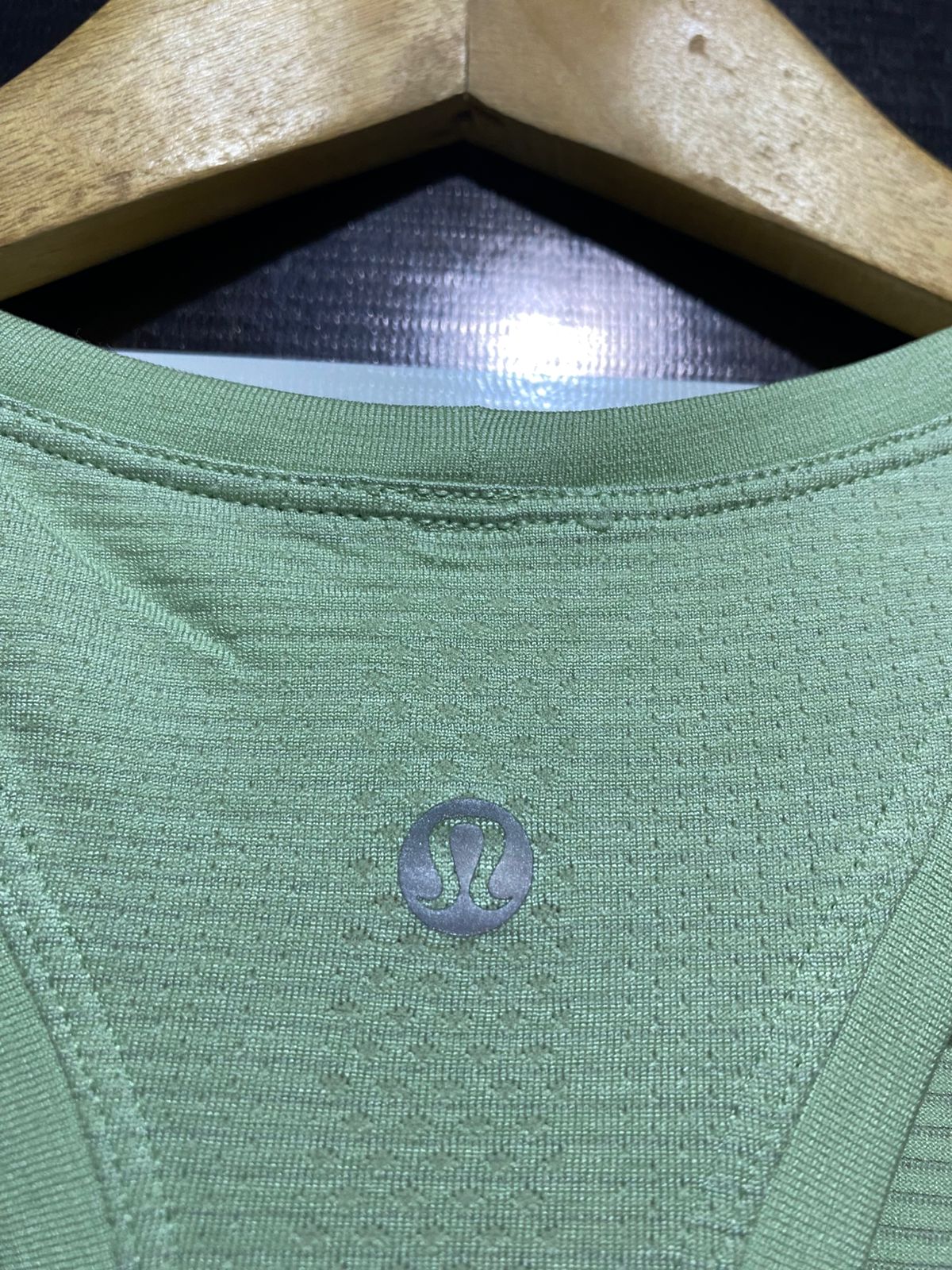 LULULEMON |M| BUST 17| MINT GREEN SEAMLESS ATHLETIC TANK TOP