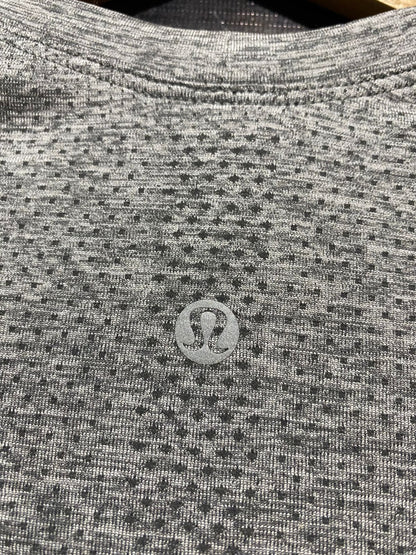 LULULEMON |S| BUST 15| GREY SEAMLESS PERFORMANCE TEE
