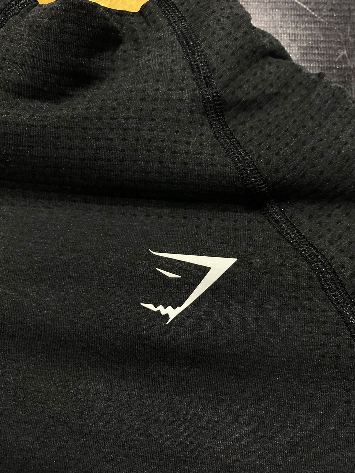 GYMSHARK |XS| BUST 13| BLACK LONG-SLEEVE CROPPED TOP