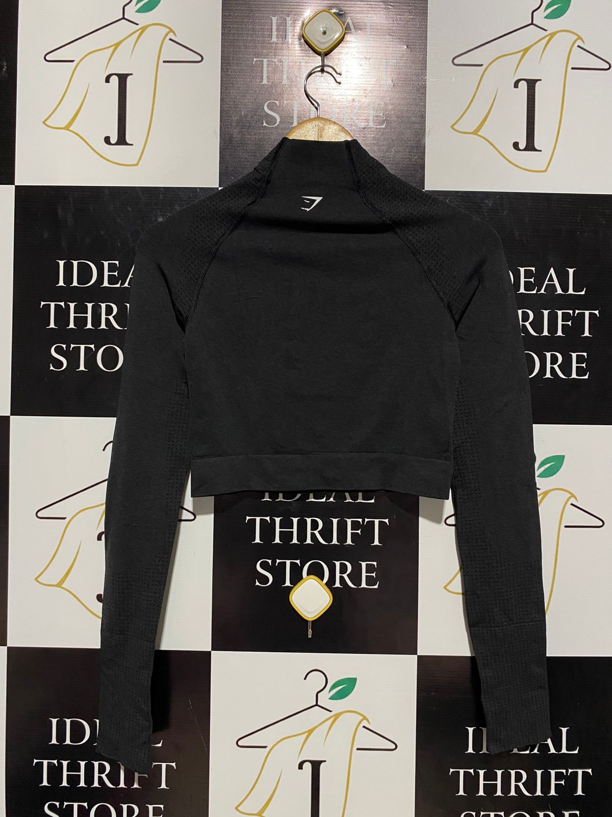 GYMSHARK |S| BUST 14| BLACK SEAMLESS LONG-SLEEVE CROPPED TOP