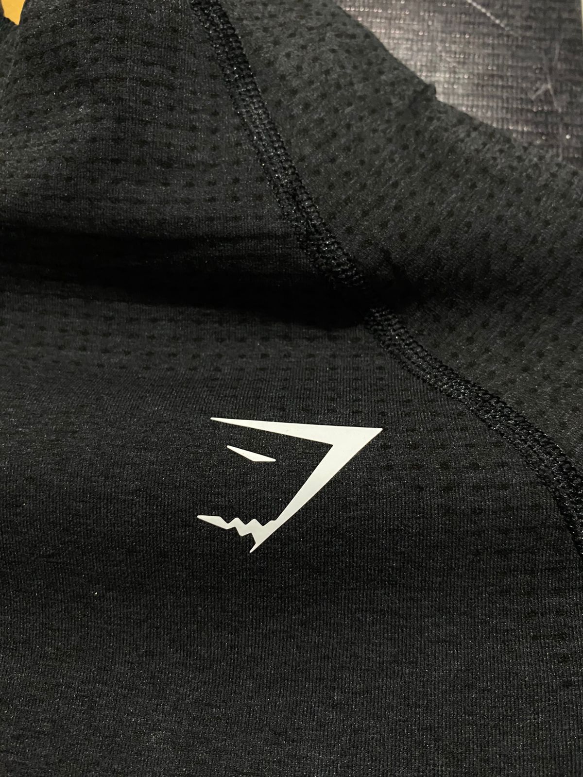 GYMSHARK |S| BUST 14| BLACK SEAMLESS LONG-SLEEVE CROPPED TOP