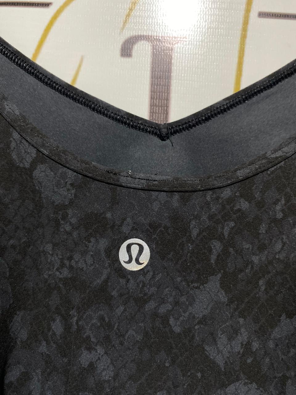 LULULEMON |L| BUST 18| ALIGN T-SHIRT BLACK HERITAGE DARK GRAY