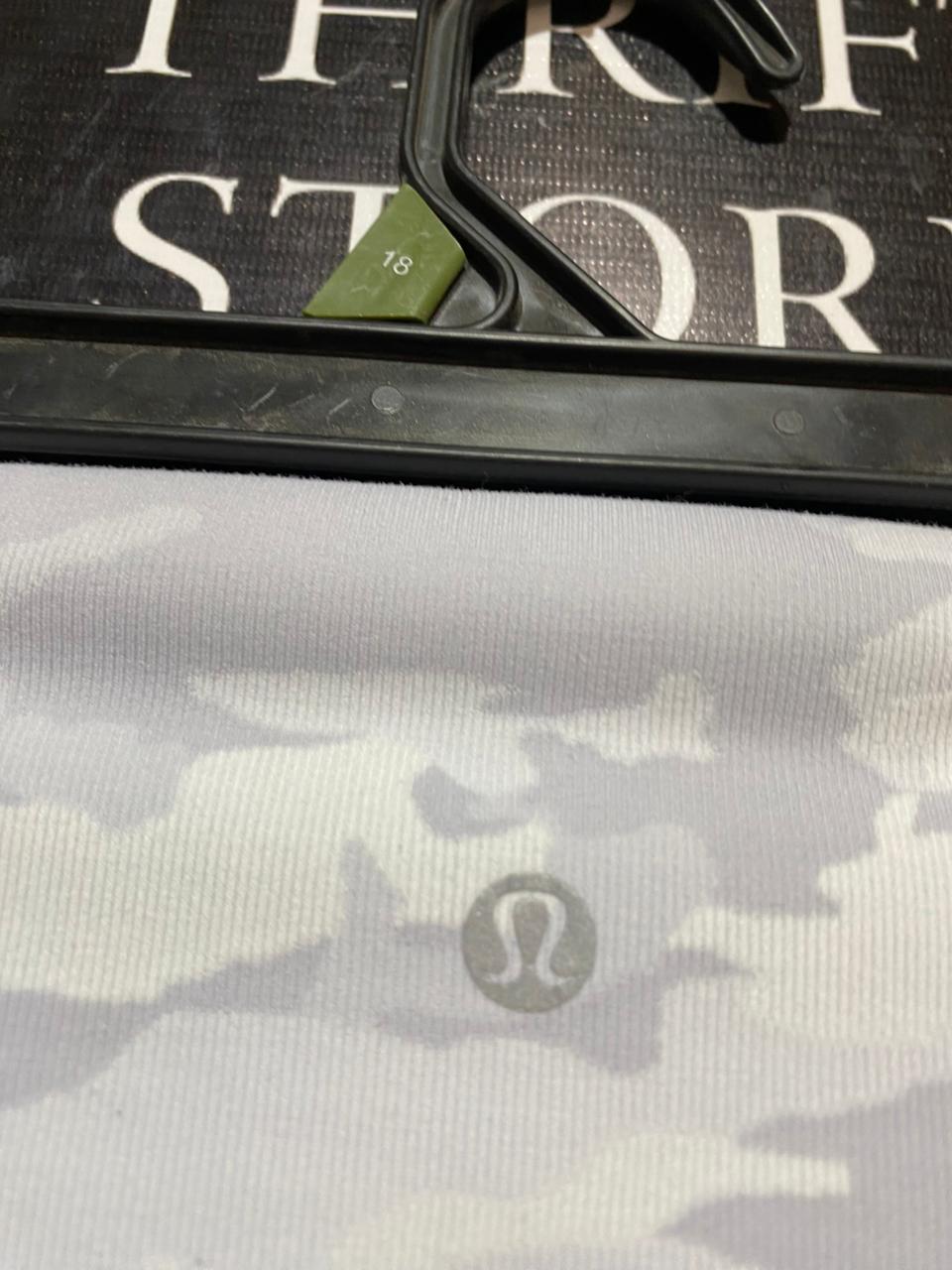 LULULEMON |XS| WAIST 24| High-Waisted Grey Camouflage Athletic Leggings - Stretch Performance