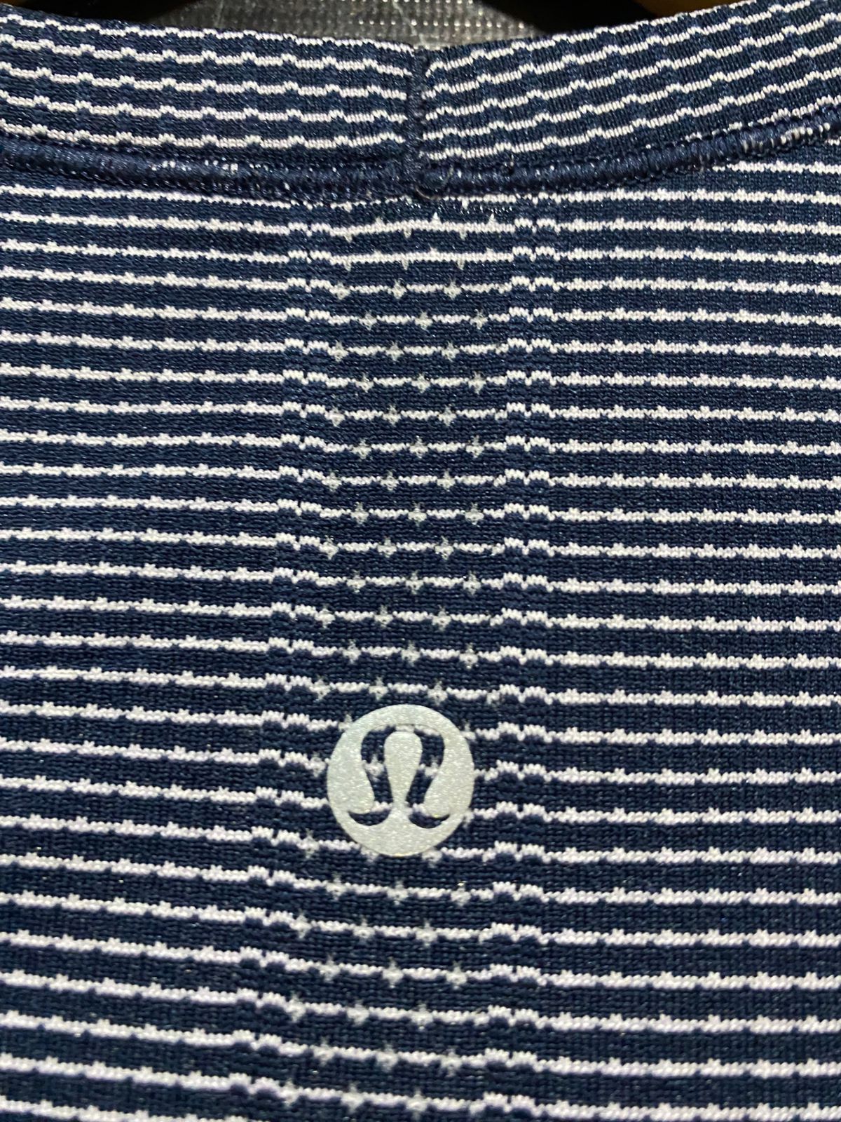 LULULEMON |S| BUST 15| Women's Seamless Short-Sleeve Athletic Training Top – Navy/White Striped