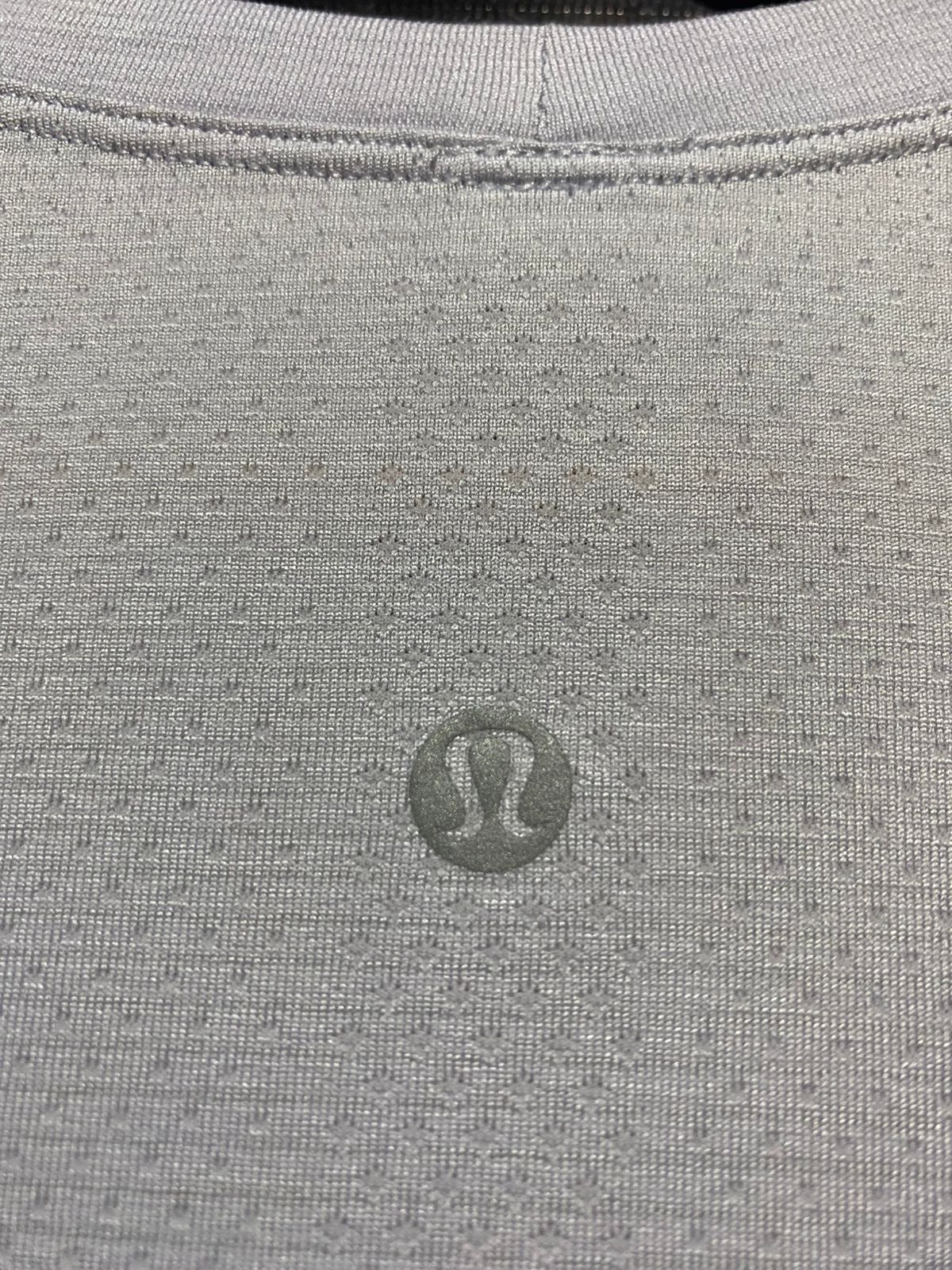 LULULEMON |L| BUST 19| Women's Lightweight Athletic Training Tee