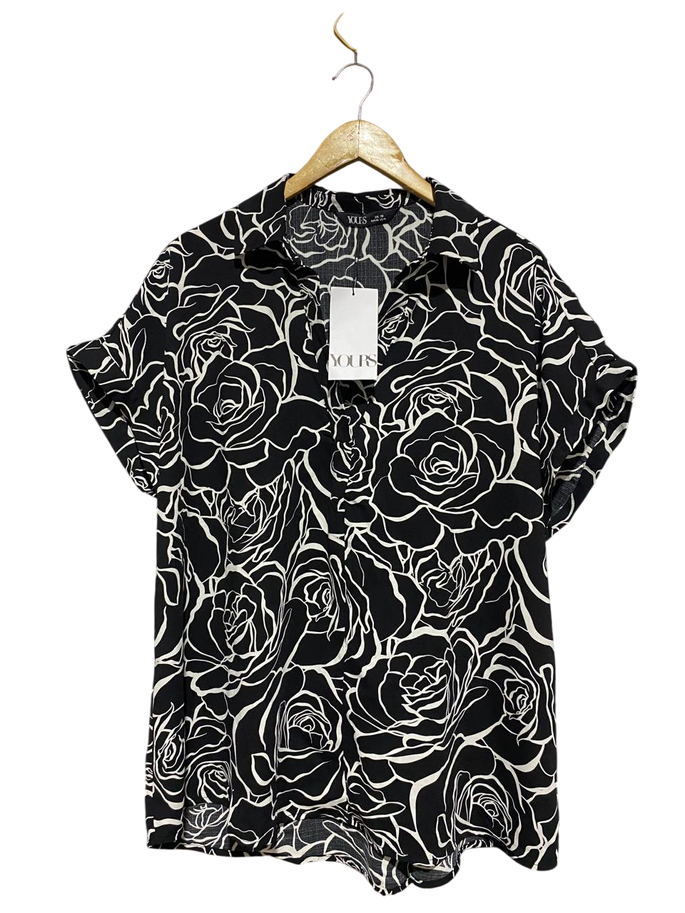 YOURS |XL| BUST 25| B4| BLACK AND WHITE ROSE PRINT SHORT SLEEVE SHIRT