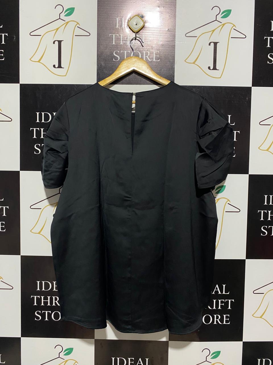 RIVER ISLAND | XXL| BUST 26| B4| ELEGANT BLACK SATIN SHORT-SLEEVE TOP WITH PLEATED PUFF SLEEVES