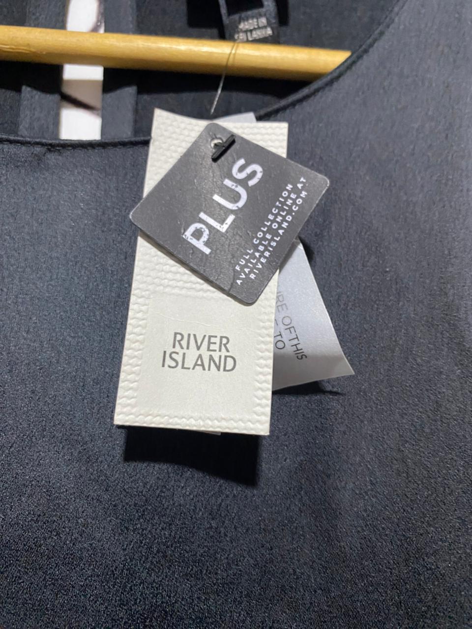 RIVER ISLAND | XXL| BUST 26| B4| ELEGANT BLACK SATIN SHORT-SLEEVE TOP WITH PLEATED PUFF SLEEVES