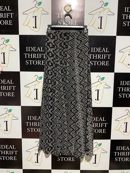 ATMOSPHERE |S| WAIST 26| B5| CHIC GEOMETRIC TRIBAL PRINT MAXI SKIRT BLACK AND WHITE