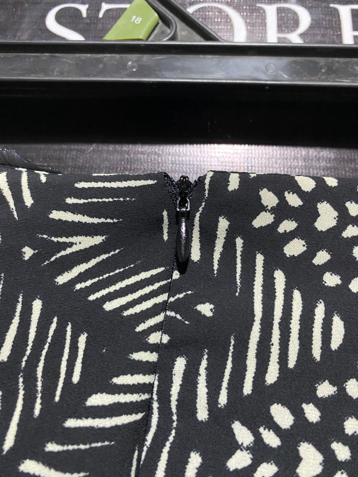 ATMOSPHERE |S| WAIST 26| B5| CHIC GEOMETRIC TRIBAL PRINT MAXI SKIRT BLACK AND WHITE