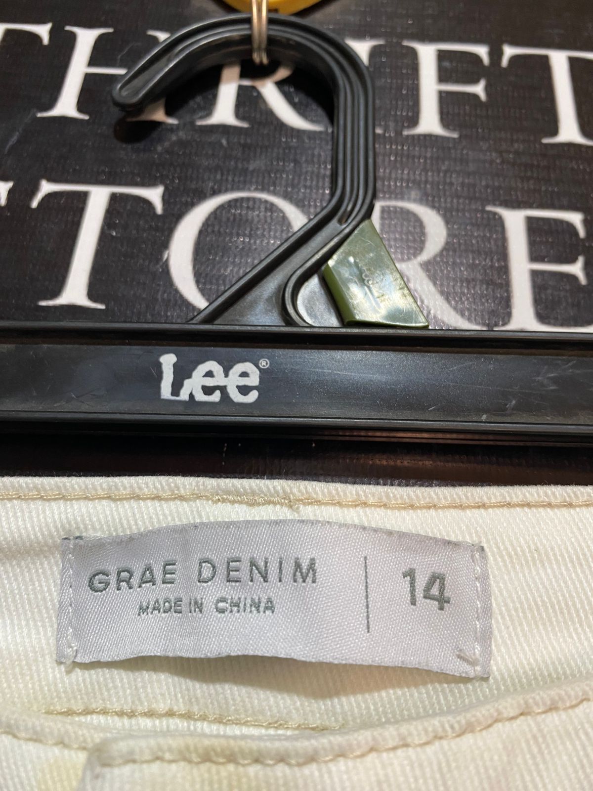 GRAE DENIM |XL| WAIST 34| B5| STYLISH OFF-WHITE HIGH-RISE STRAIGHT LEG JEANS