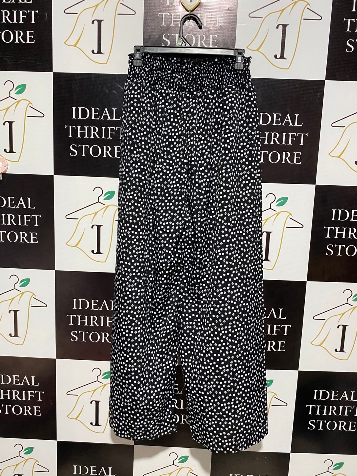SHEIN |L| WAIST 26| B6| CHIC BLACK AND WHITE POLKA DOT SMOCKED WAIST PALAZZO PANTS