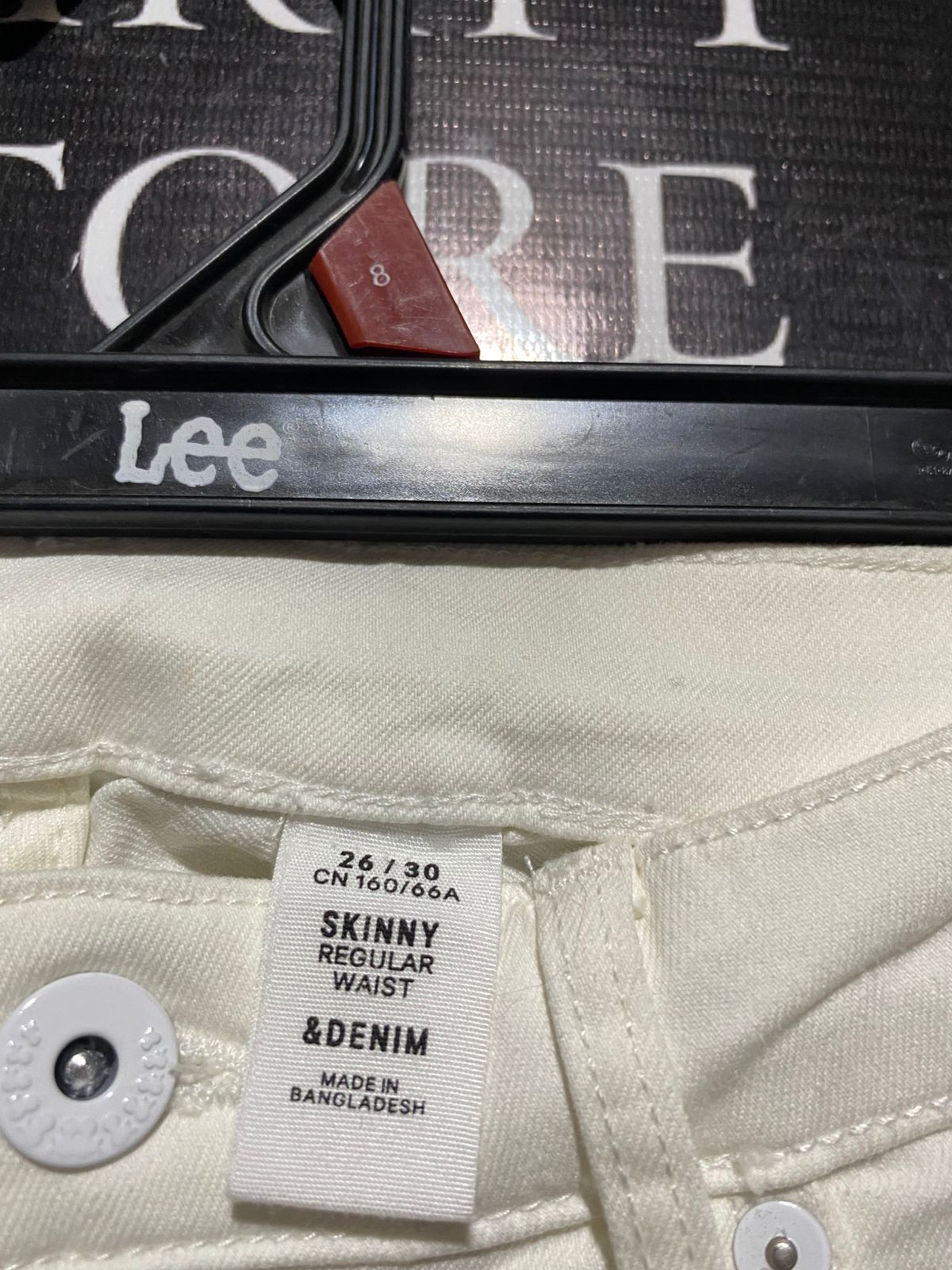 |S| WAIST 26| B4| STYLISH IVORY HIGH-RISE SKINNY JEANS