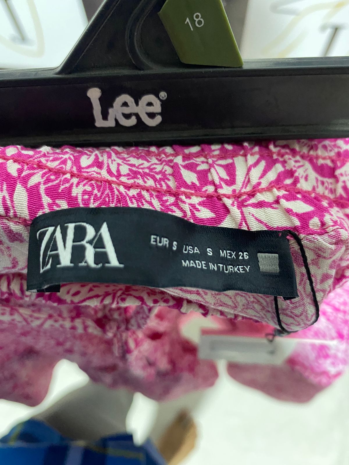 ZARA |S| WAIST 26| B4| PINK AND WHITE FLORAL PRINT LAYERED MINI SKIRT