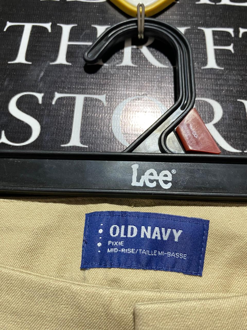 OLD NAVY |M| WAIST 28| B5| PIXIE CHINO ANKLE PANTS IN CLASSIC KHAKI