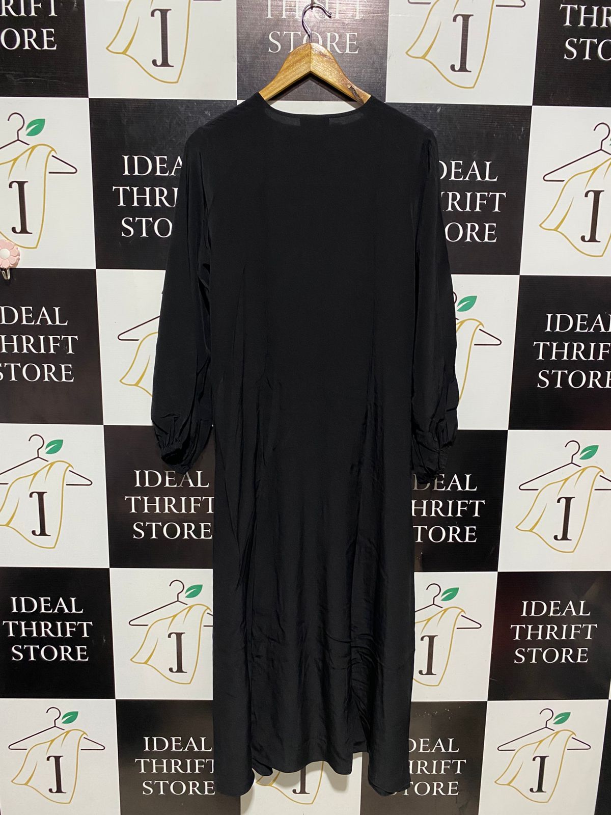 SCANLAN THEODORE |L| BUST 20| B6| SOPHISTICATED BLACK V-NECK KNOT-FRONT MIDI DRESS