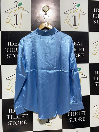 VALLEY GIRL |L| BUST 23 | B6| LUSTROUS SKY BLUE SATIN LONG SLEEVE BUTTON-UP SHIRT