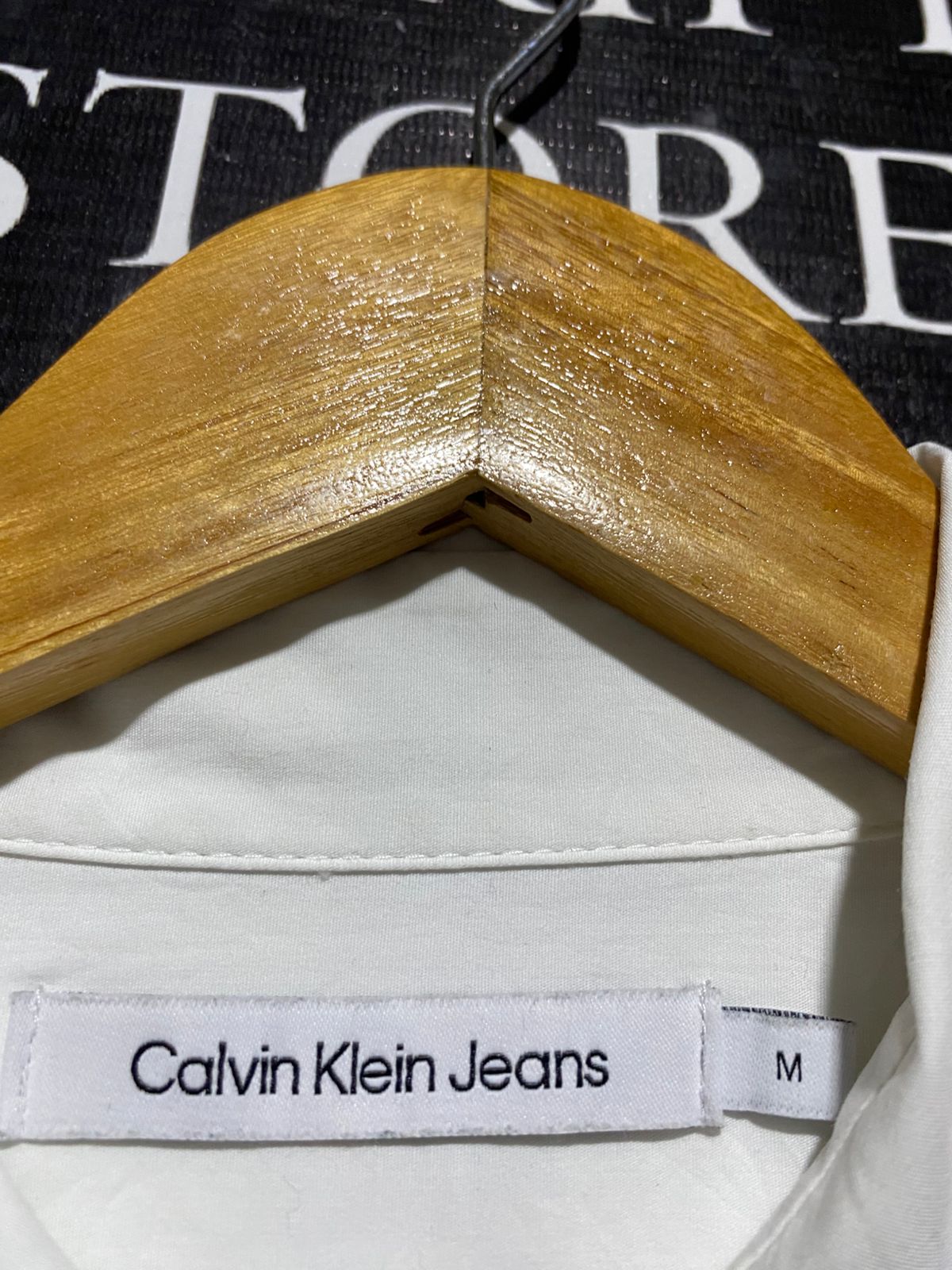 CALVIN KLEIN |XL| BUST 25| B6| CLASSIC WHITE LOGO BUTTON-DOWN SHIRT